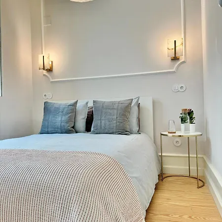 Apartamento Com Duas No Chiado *