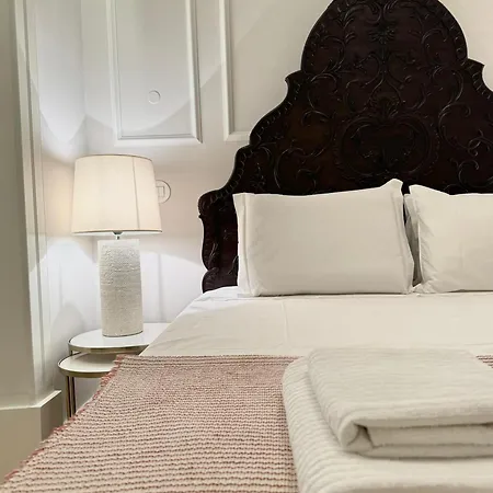 Apartamento Com Duas No Chiado